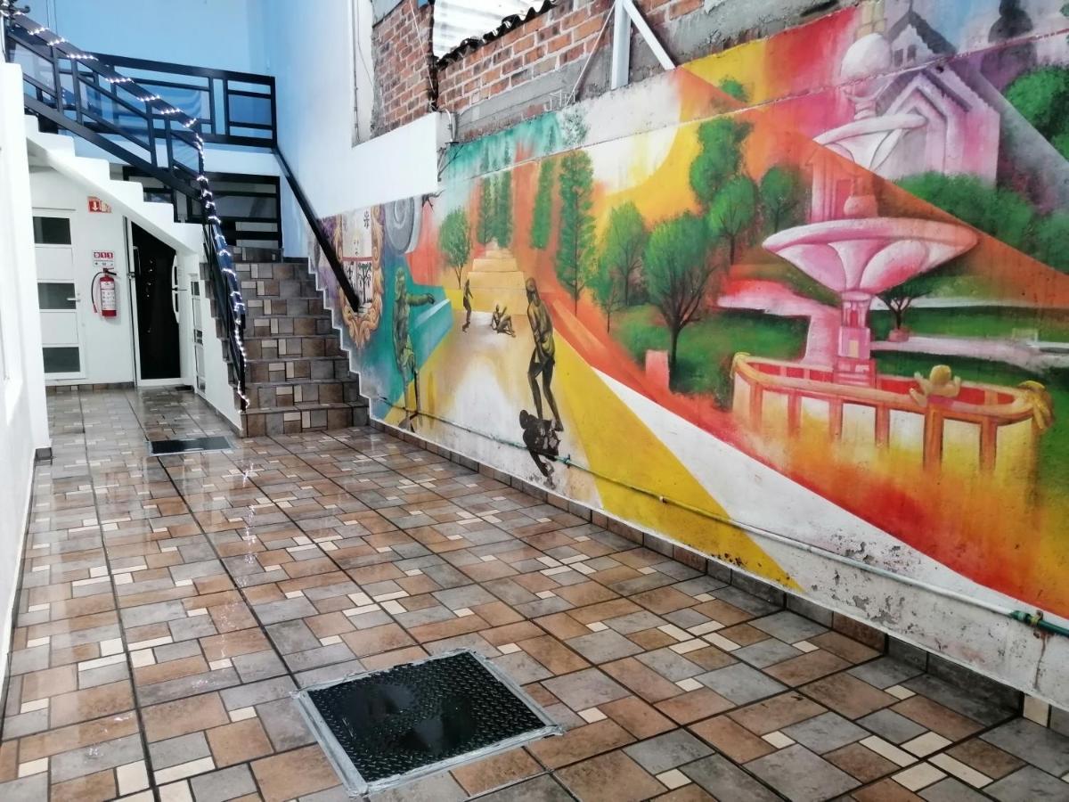 Hostal Maple Queretaro Luaran gambar
