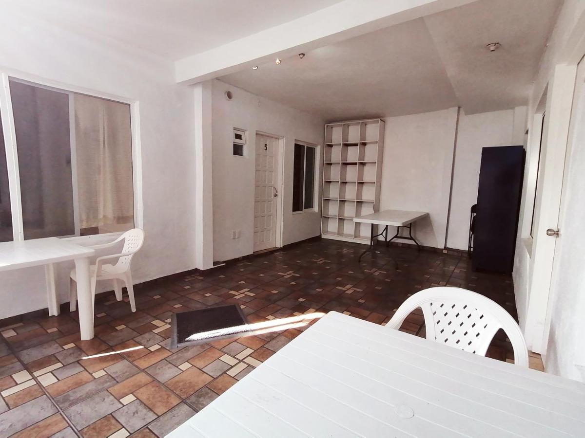 Hostal Maple Queretaro Luaran gambar