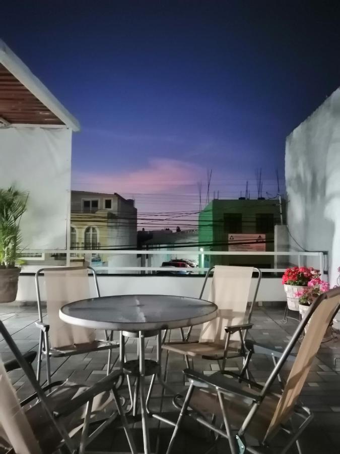 Hostal Maple Queretaro Luaran gambar