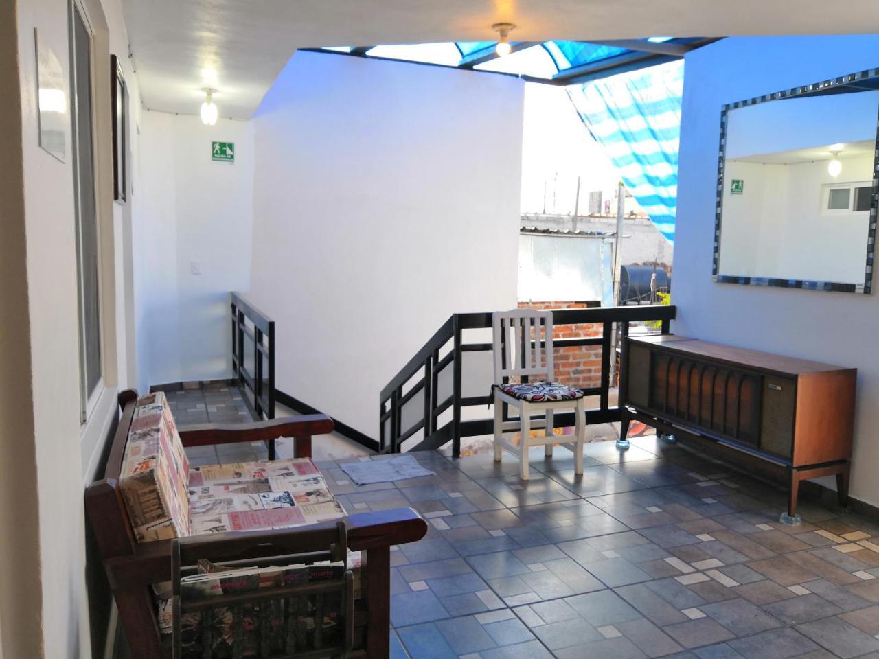 Hostal Maple Queretaro Luaran gambar