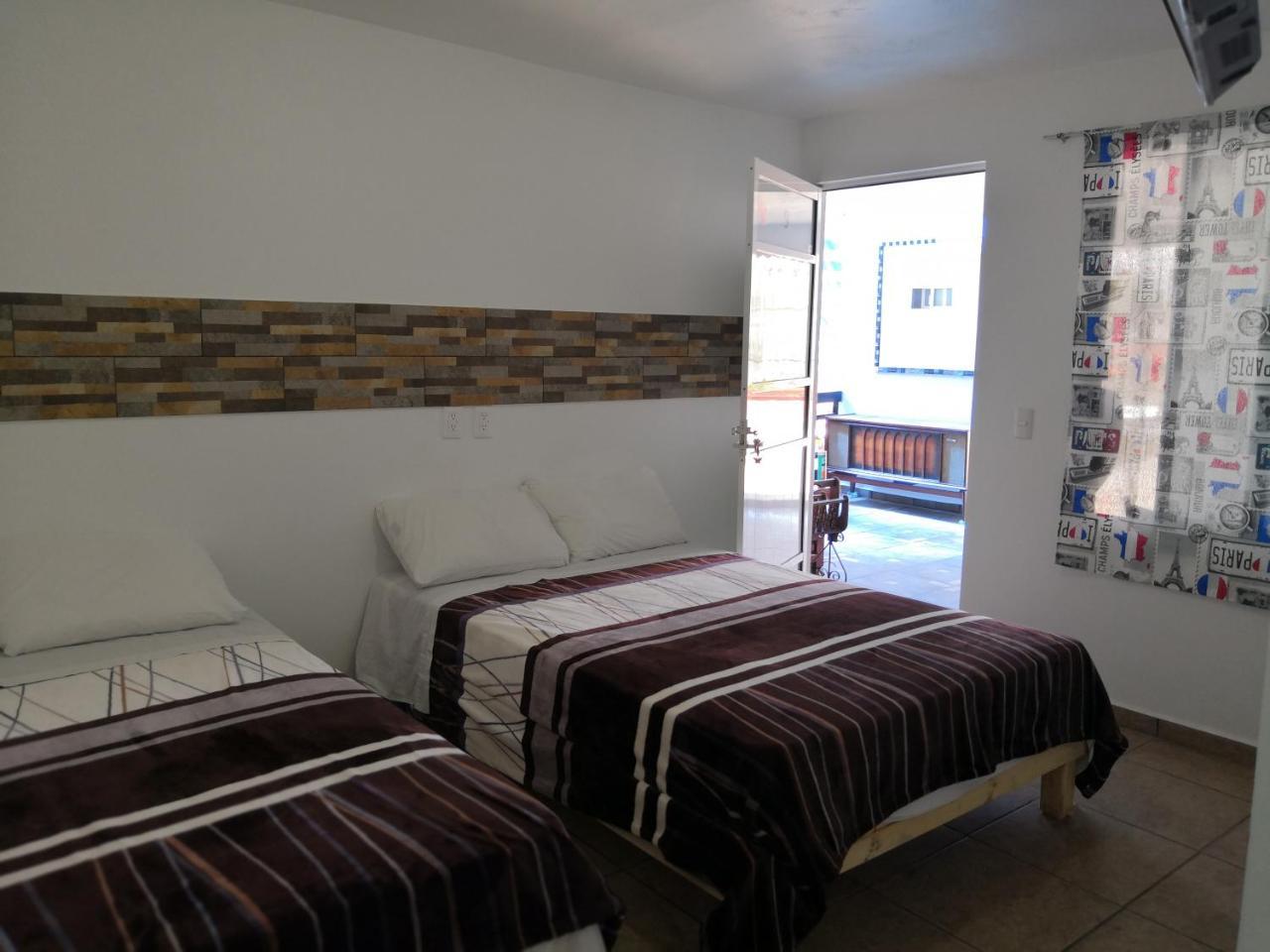 Hostal Maple Queretaro Luaran gambar