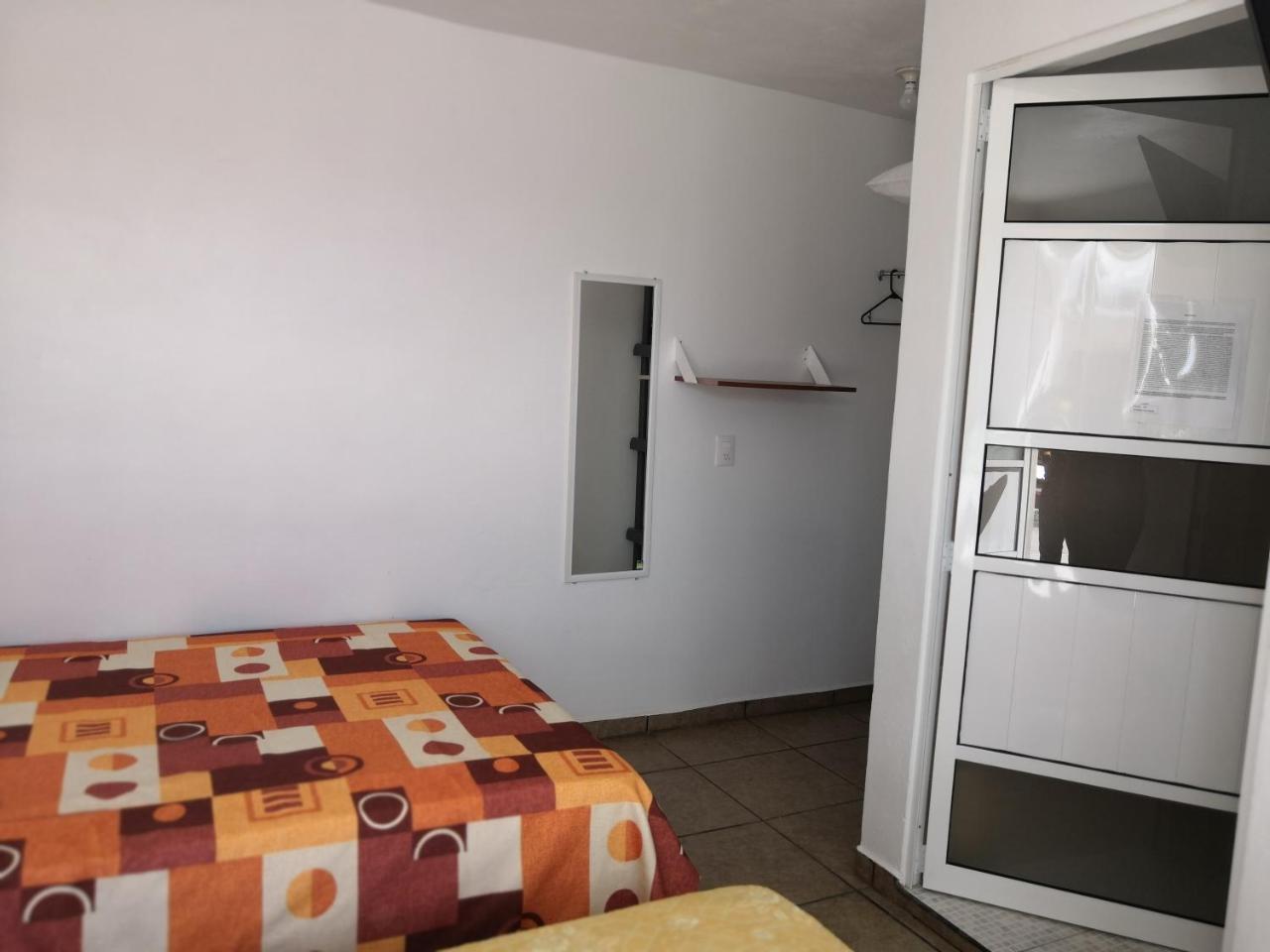 Hostal Maple Queretaro Luaran gambar