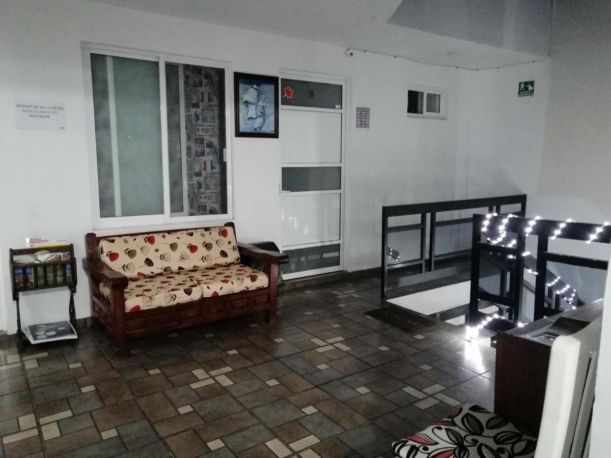 Hostal Maple Queretaro Luaran gambar