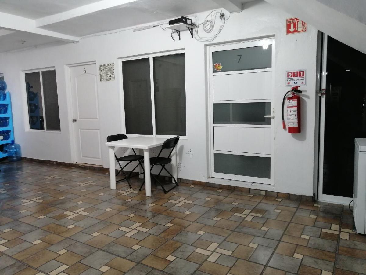 Hostal Maple Queretaro Luaran gambar
